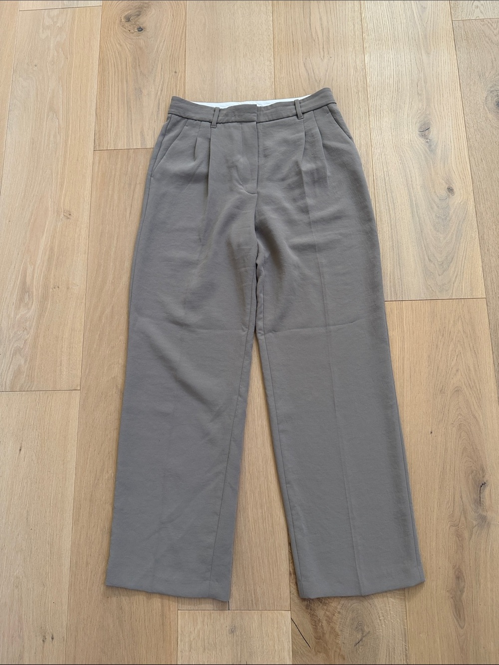 Aritzia Effortless Pants - Picture 2 of 6